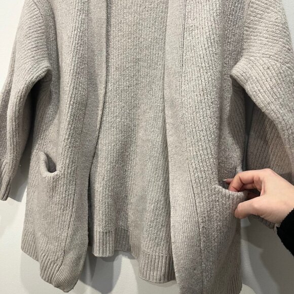 Aritzia Wilfred Free 100% Merino Wool Oatmeal Plunge Rib Knit Slim Fit Cardigan - Picture 7 of 9
